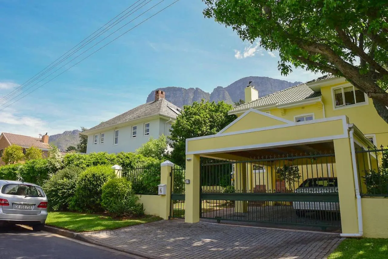 On Pinewood Guest House Κέιπ Τάουν