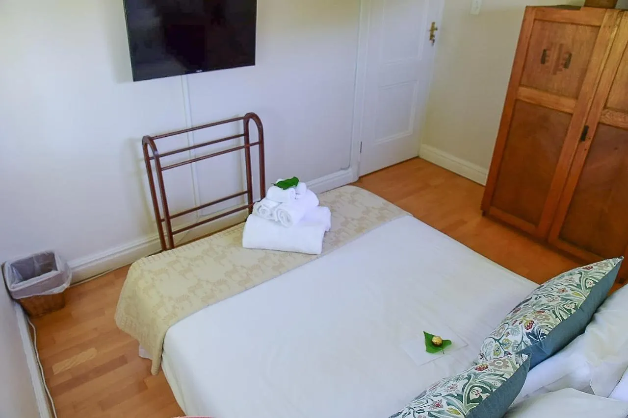 On Pinewood Guest House Κέιπ Τάουν 3*,  Νότια Αφρική