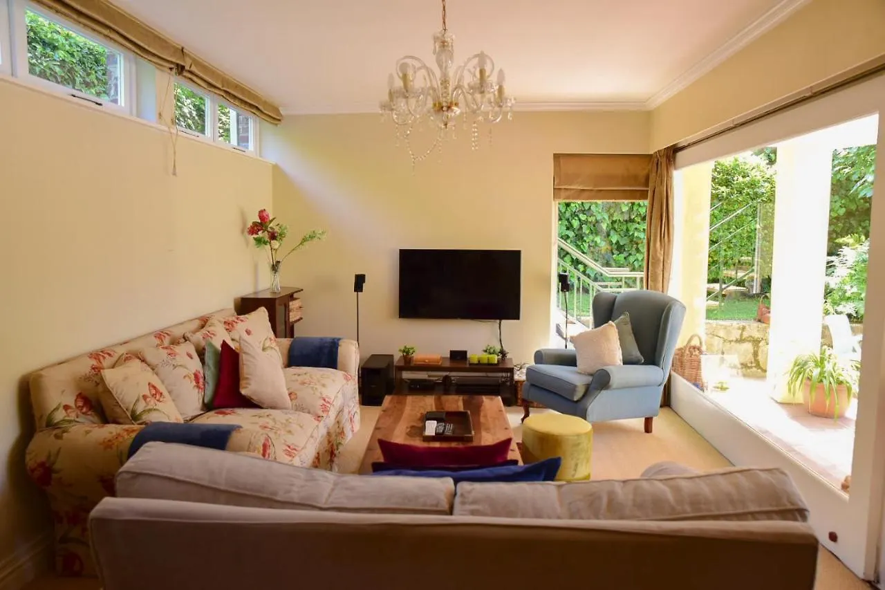 On Pinewood Guest House Κέιπ Τάουν