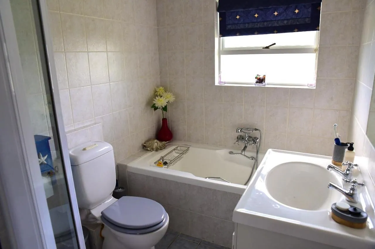 On Pinewood Guest House Κέιπ Τάουν