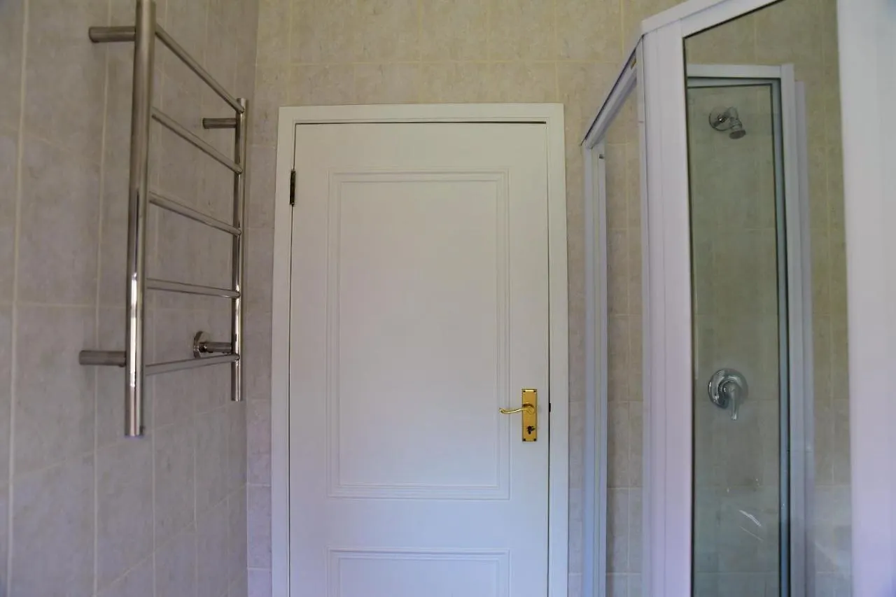 On Pinewood Guest House Κέιπ Τάουν