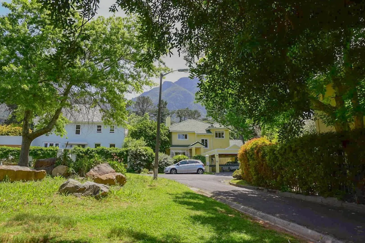 On Pinewood Guest House Κέιπ Τάουν