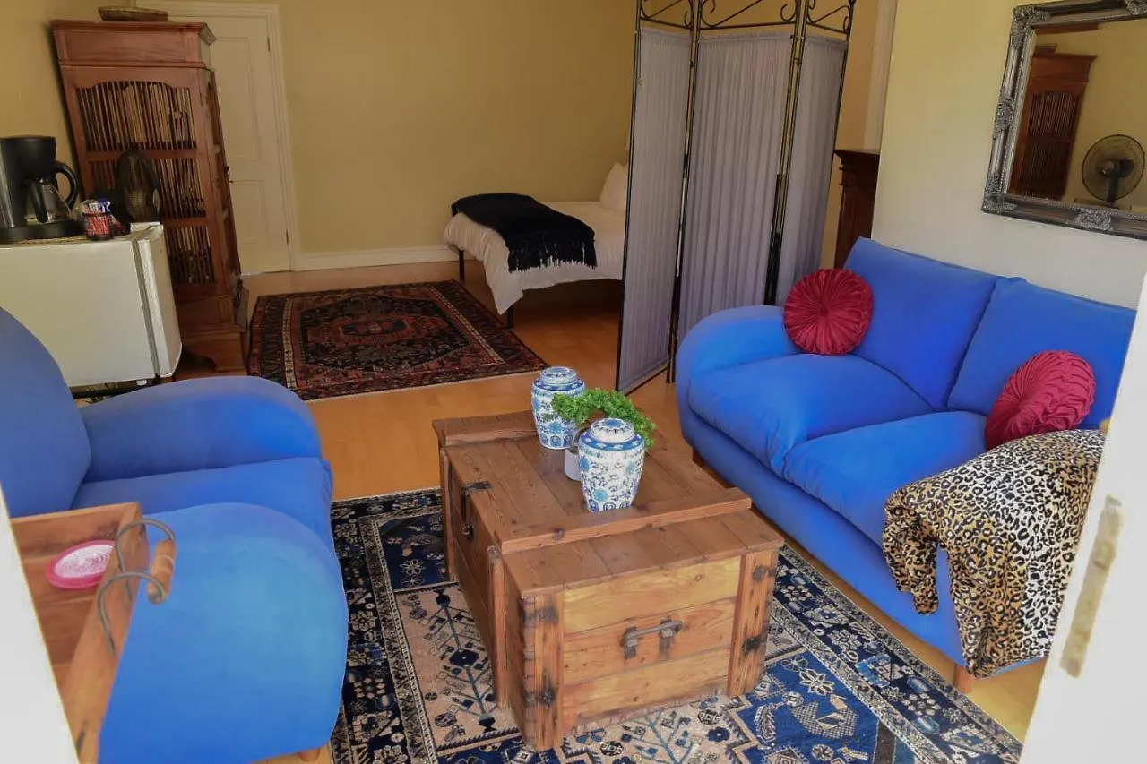 On Pinewood Guest House Κέιπ Τάουν